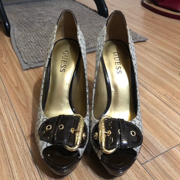 Guess heels BNWOT - Picture 2 of 9